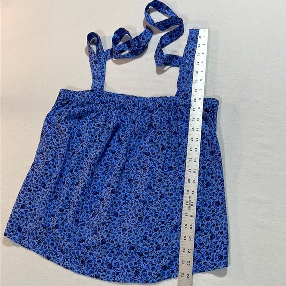Old Navy Blue and White Relaxed Fit Camisole Tank Top Floral soft rayon NWOT - Picture 11 of 12